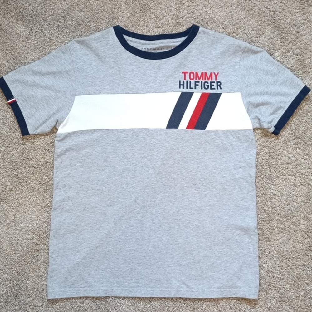 Grey Tommy Hilfiger shirt